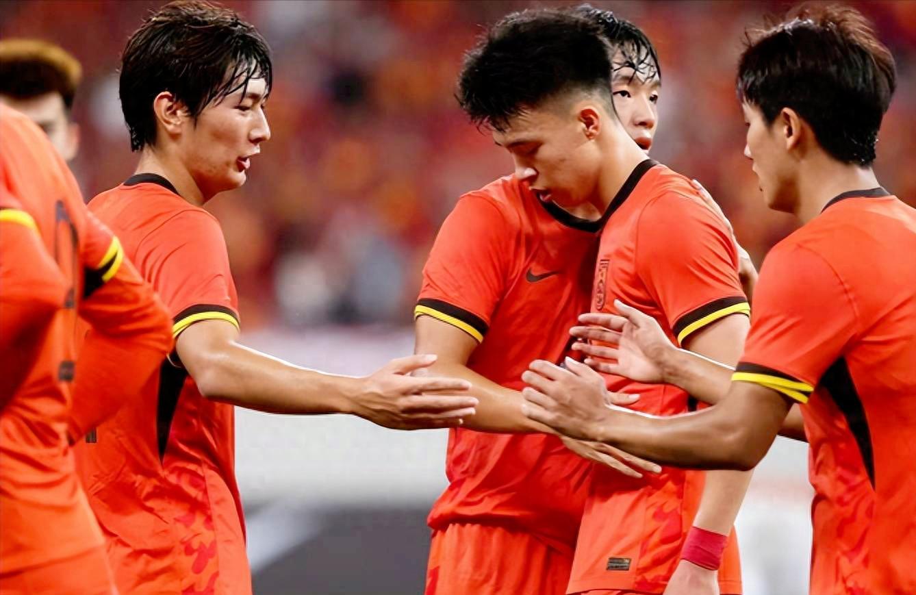 包含今晚拜仁慕尼黑备战德国杯浙江队单刀错失备战全明星赛，这操作让人直呼：莱万多夫斯基赛事官方发布夺冠新规的词条